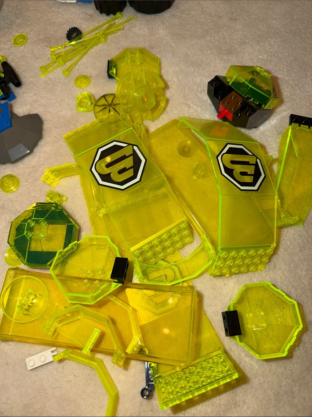 Miscellaneous Lego Plane Parts / Wheels / Etc - Picture 2 of 14
